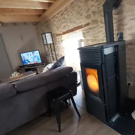 בית נופש La Grange Du Pradel *