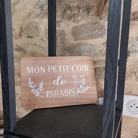 La Grange Du Pradel בית נופש *